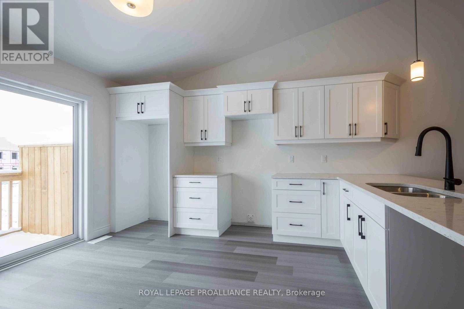 121 Farrington Crescent, Prince Edward County, Ontario  K0K 2T0 - Photo 8 - X12534456