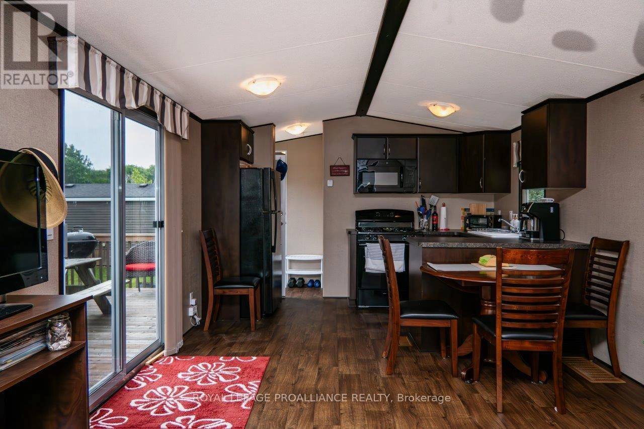 486 Cty Rd 18-12 Park Meadow Lane, Prince Edward County, Ontario  K0K 1P0 - Photo 14 - X12536902