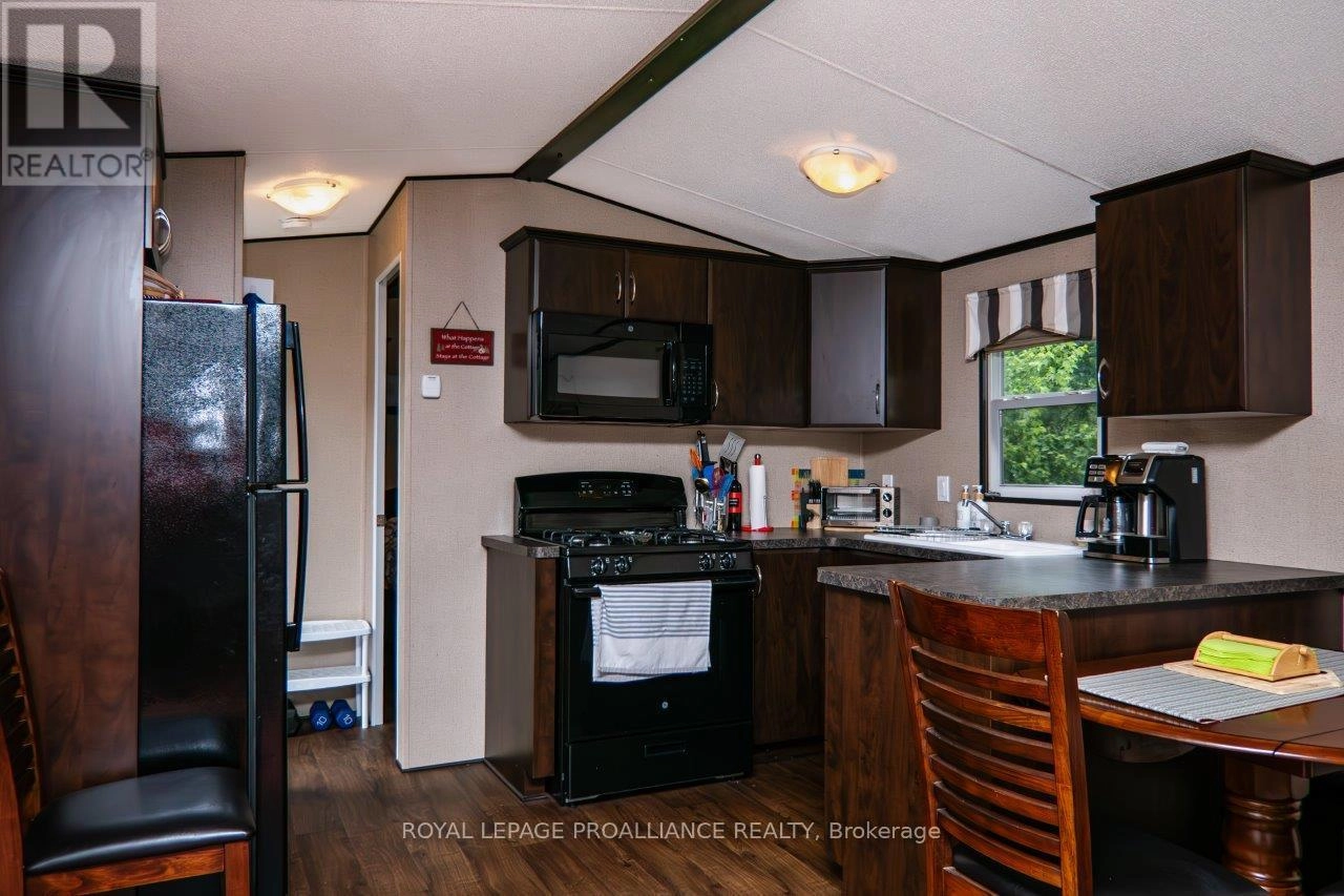 486 Cty Rd 18-12 Park Meadow Lane, Prince Edward County, Ontario  K0K 1P0 - Photo 15 - X12536902