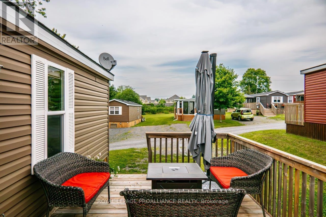 486 Cty Rd 18-12 Park Meadow Lane, Prince Edward County, Ontario  K0K 1P0 - Photo 4 - X12536902