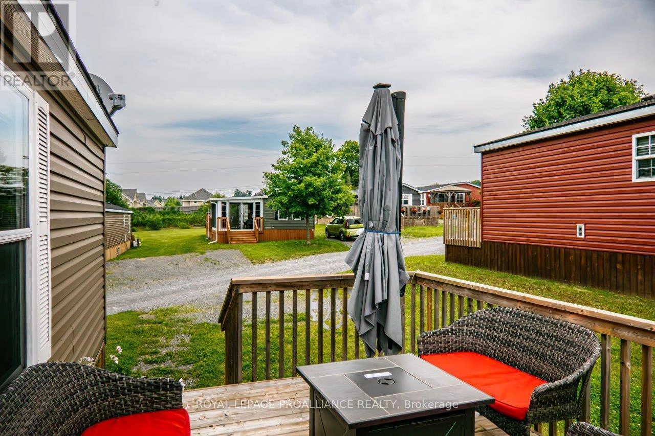 486 Cty Rd 18-12 Park Meadow Lane, Prince Edward County, Ontario  K0K 1P0 - Photo 5 - X12536902