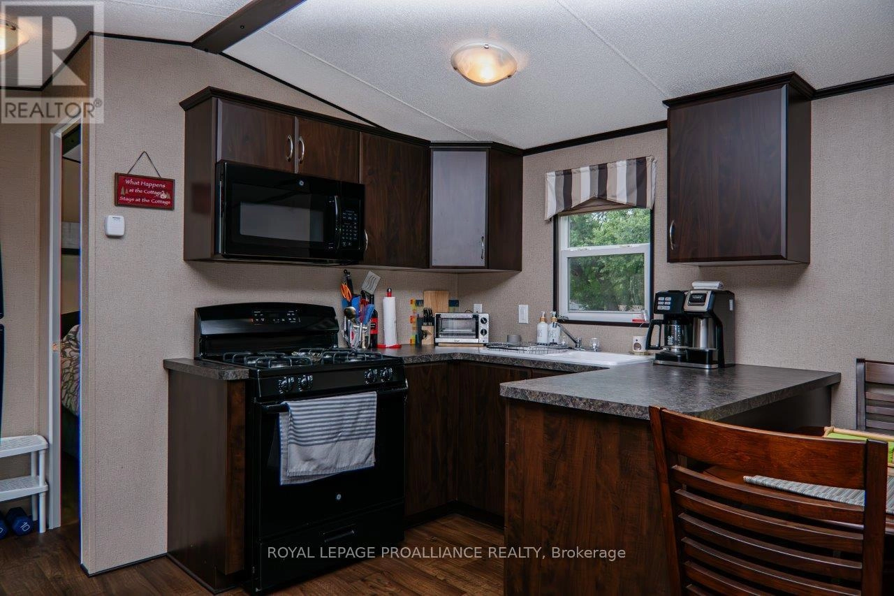 486 Cty Rd 18-12 Park Meadow Lane, Prince Edward County, Ontario  K0K 1P0 - Photo 7 - X12536902