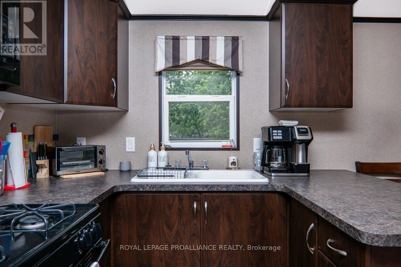 486 Cty Rd 18-12 Park Meadow Lane, Prince Edward County, Ontario  K0K 1P0 - Photo 8 - X12536902