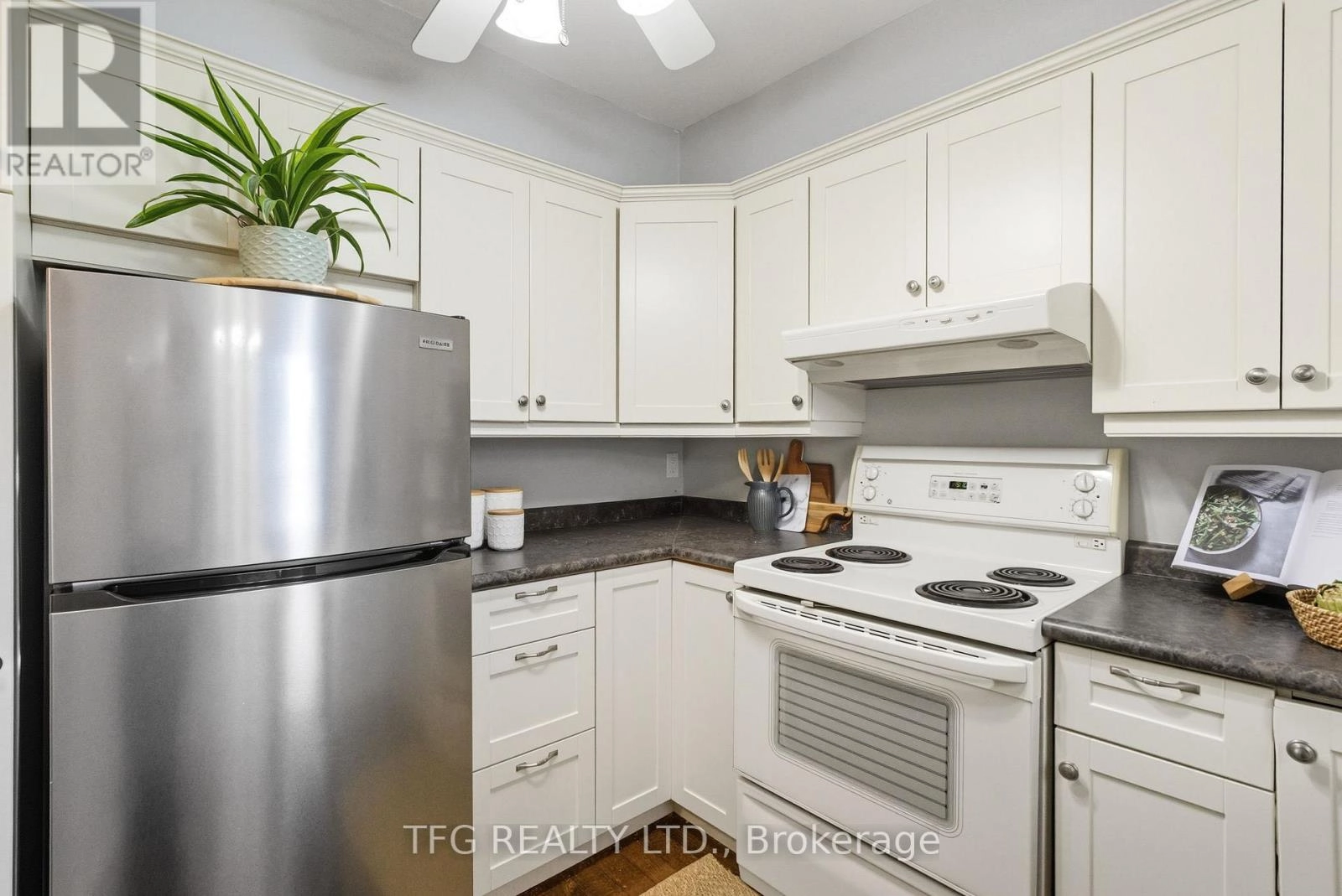 66 Parklane Circle, Clarington, Ontario L1C 3V9 - Photo 18 - E12537252