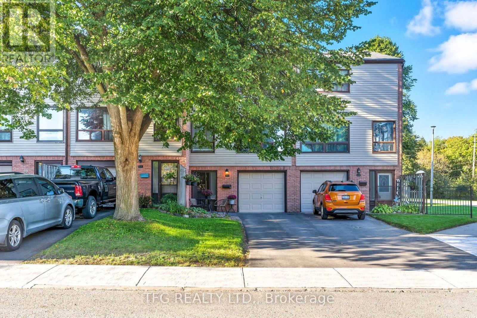 66 Parklane Circle, Clarington, Ontario L1C 3V9 - Photo 2 - E12537252