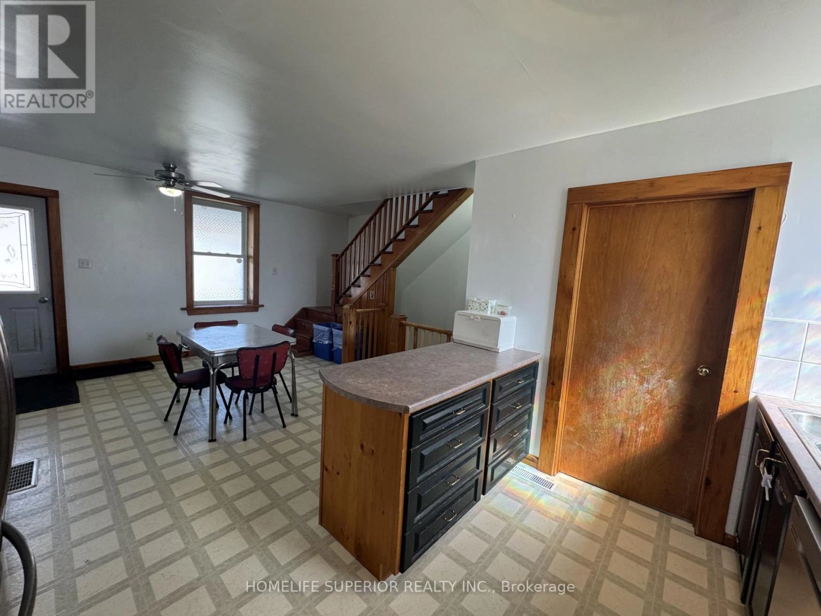 98 Paul Drive, Lanark Highlands, Ontario  K0G 1K0 - Photo 10 - X12399620