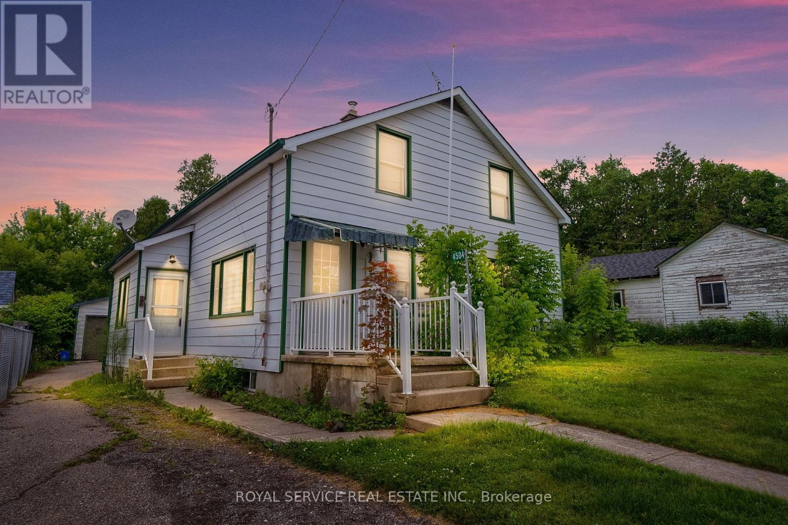 4504 Hwy 2 Highway, Clarington, Ontario  L0A 1J0 - Photo 1 - E12217900