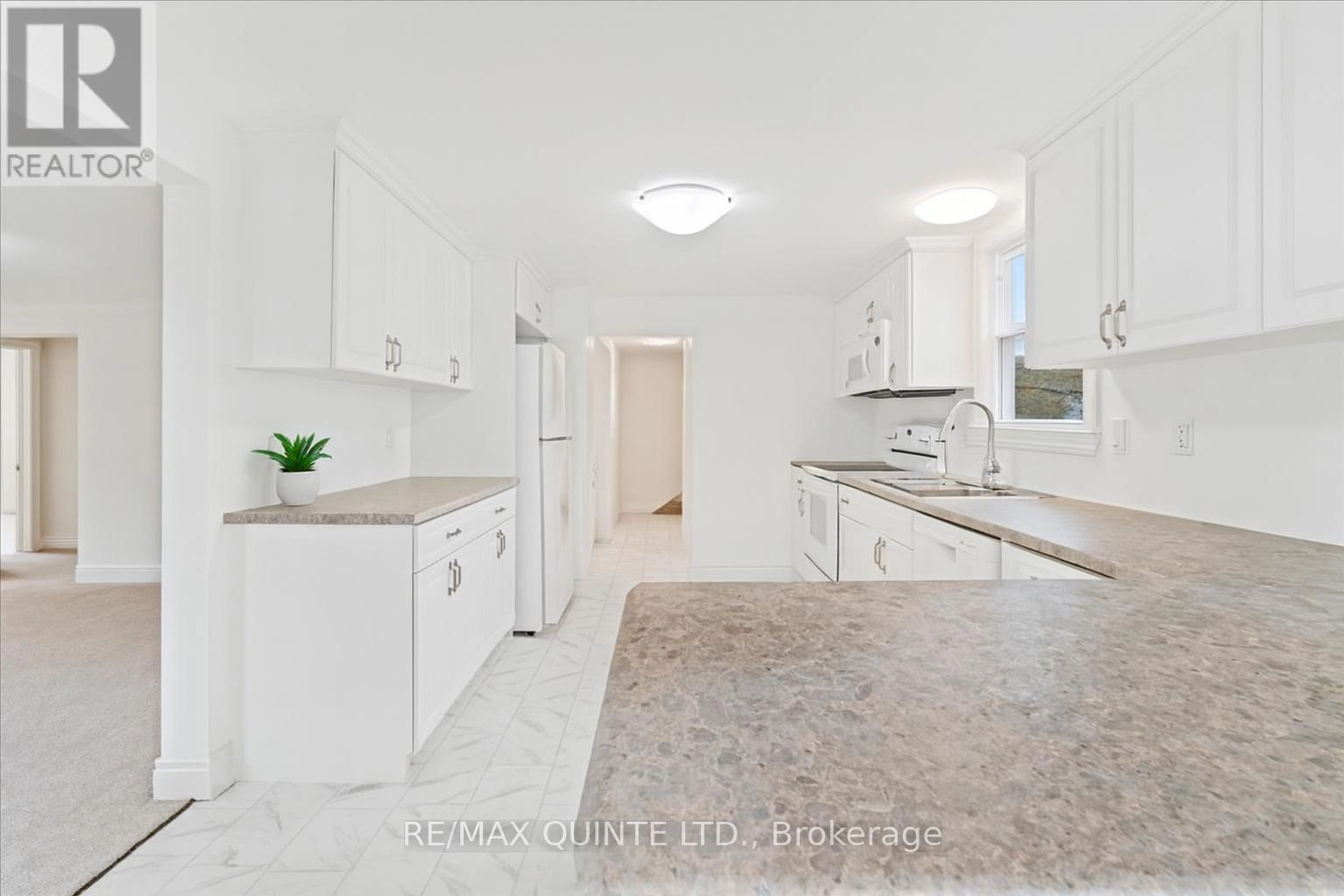 27 Purdy Street, Belleville, Ontario K8P 1Y8 - Photo 10 - X12555446