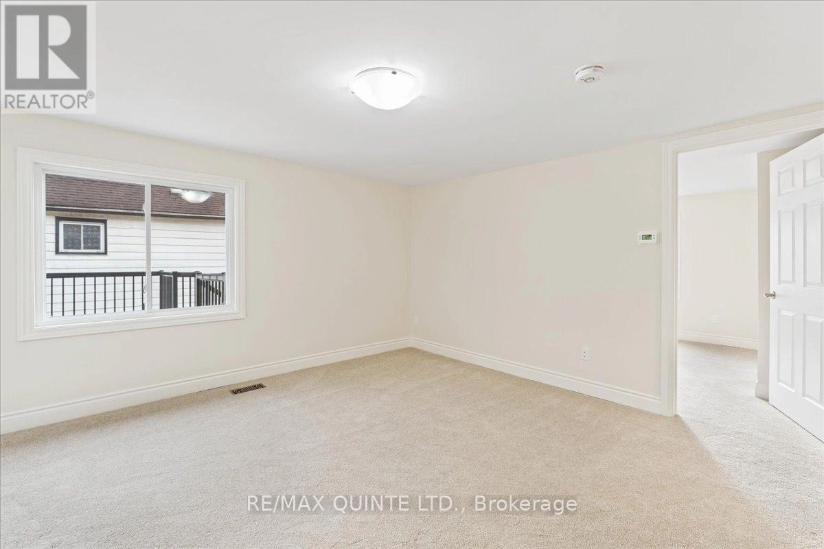 27 Purdy Street, Belleville, Ontario K8P 1Y8 - Photo 16 - X12555446