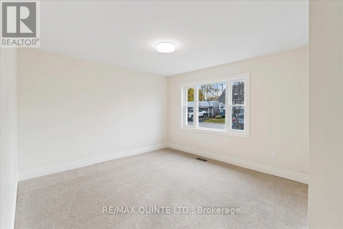 27 Purdy Street, Belleville, Ontario K8P 1Y8 - Photo 19 - X12555446