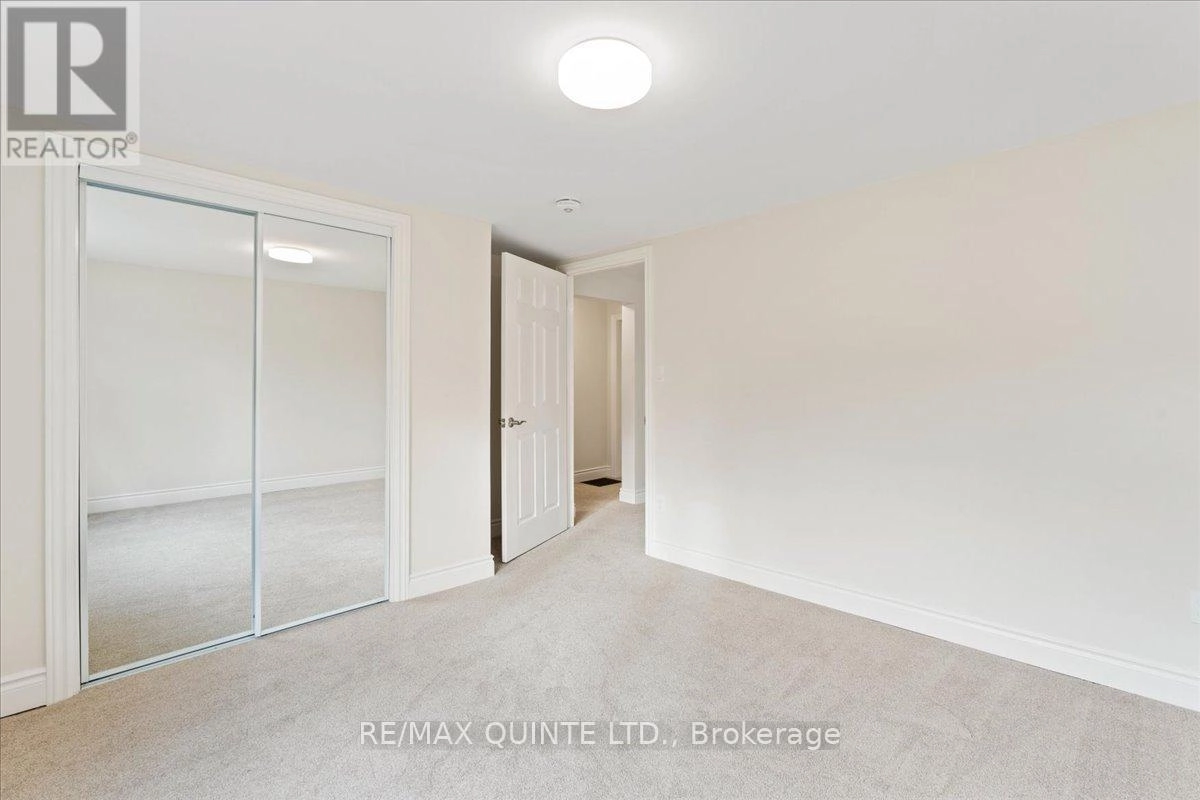 27 Purdy Street, Belleville, Ontario K8P 1Y8 - Photo 21 - X12555446