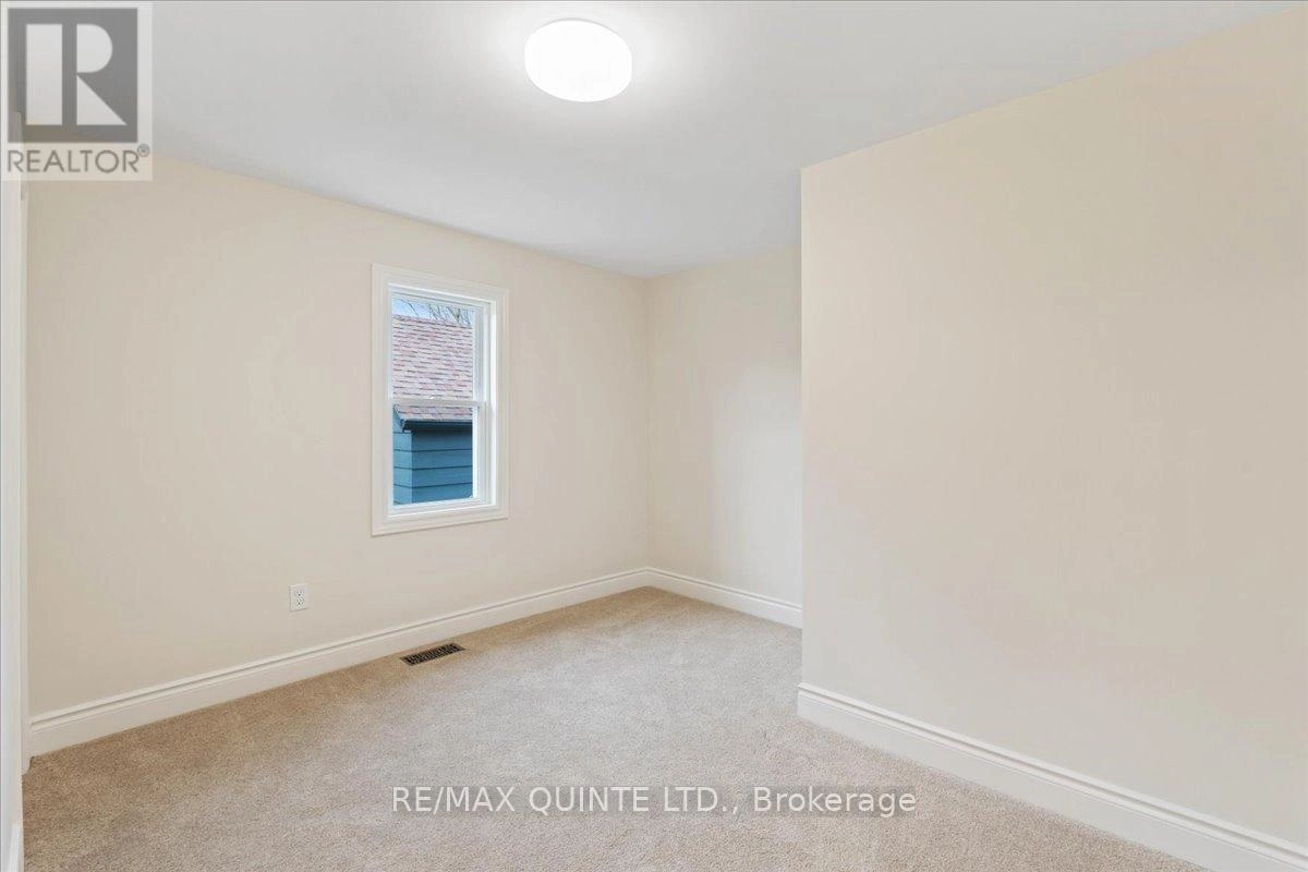 27 Purdy Street, Belleville, Ontario K8P 1Y8 - Photo 24 - X12555446