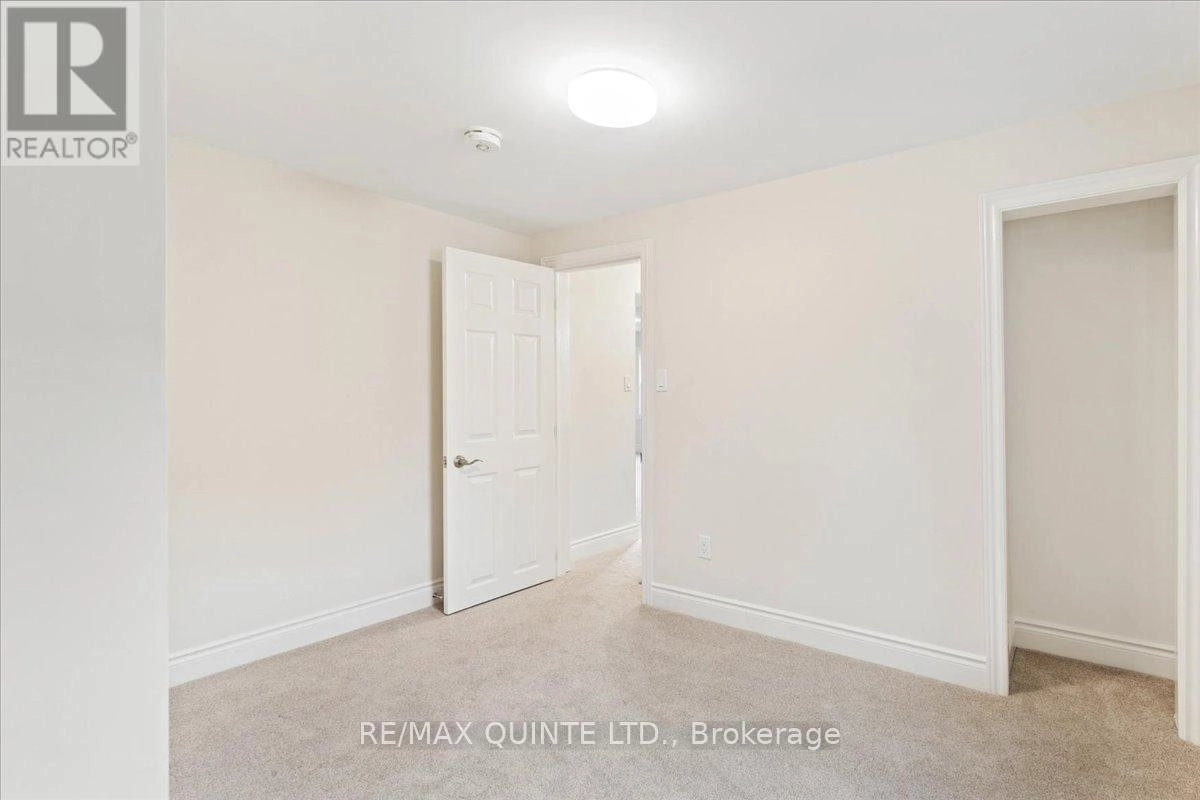 27 Purdy Street, Belleville, Ontario K8P 1Y8 - Photo 25 - X12555446