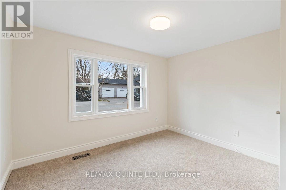 27 Purdy Street, Belleville, Ontario K8P 1Y8 - Photo 27 - X12555446