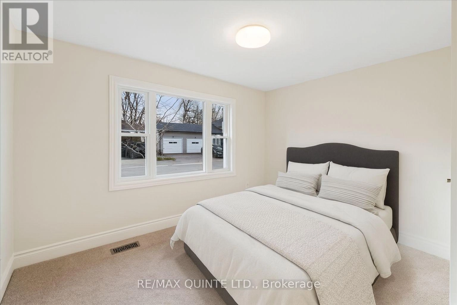 27 Purdy Street, Belleville, Ontario K8P 1Y8 - Photo 28 - X12555446