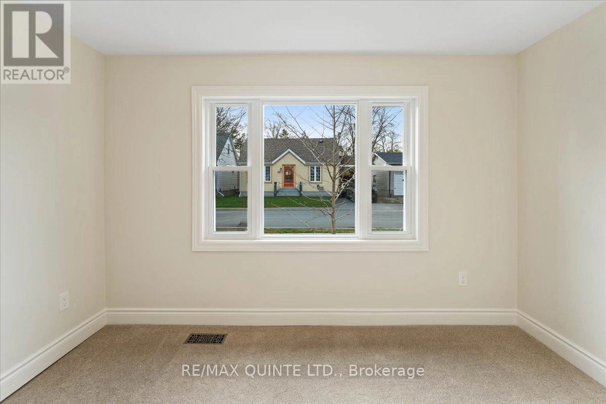 27 Purdy Street, Belleville, Ontario K8P 1Y8 - Photo 29 - X12555446