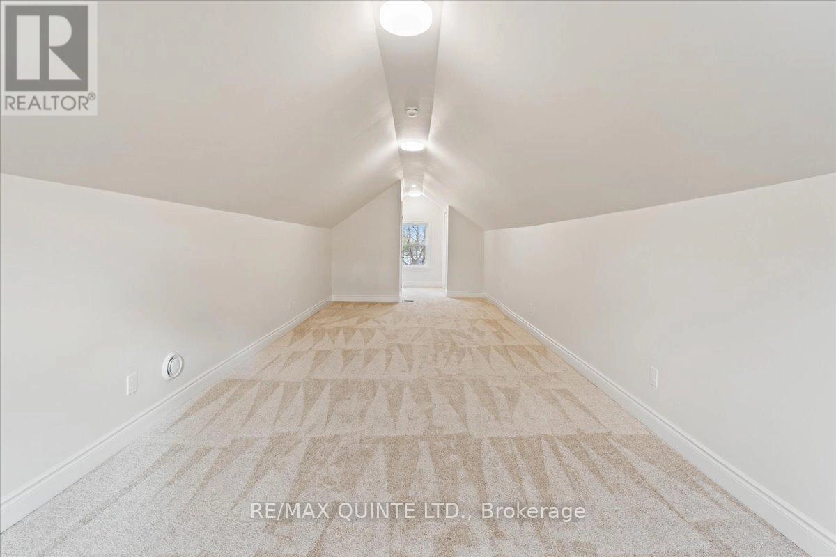 27 Purdy Street, Belleville, Ontario K8P 1Y8 - Photo 31 - X12555446