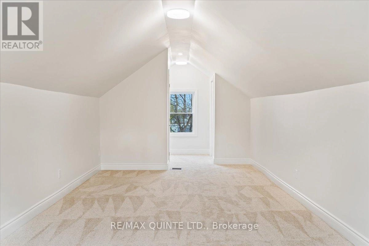 27 Purdy Street, Belleville, Ontario K8P 1Y8 - Photo 34 - X12555446