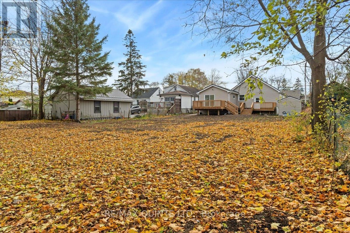 27 Purdy Street, Belleville, Ontario K8P 1Y8 - Photo 39 - X12555446