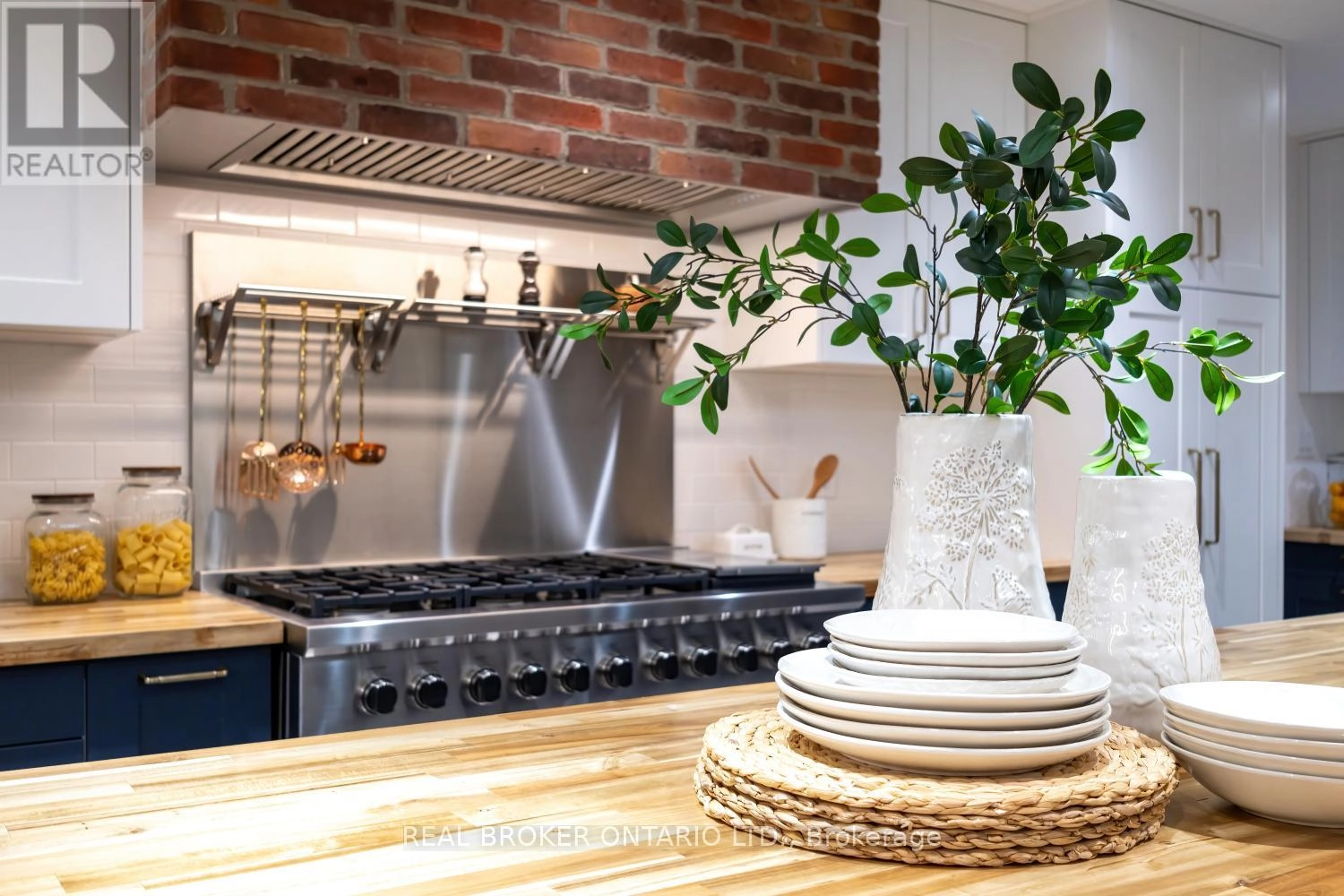 398 Sandy Hook Road, Kawartha Lakes, Ontario L0A 1K0 - Photo 12 - X12563490