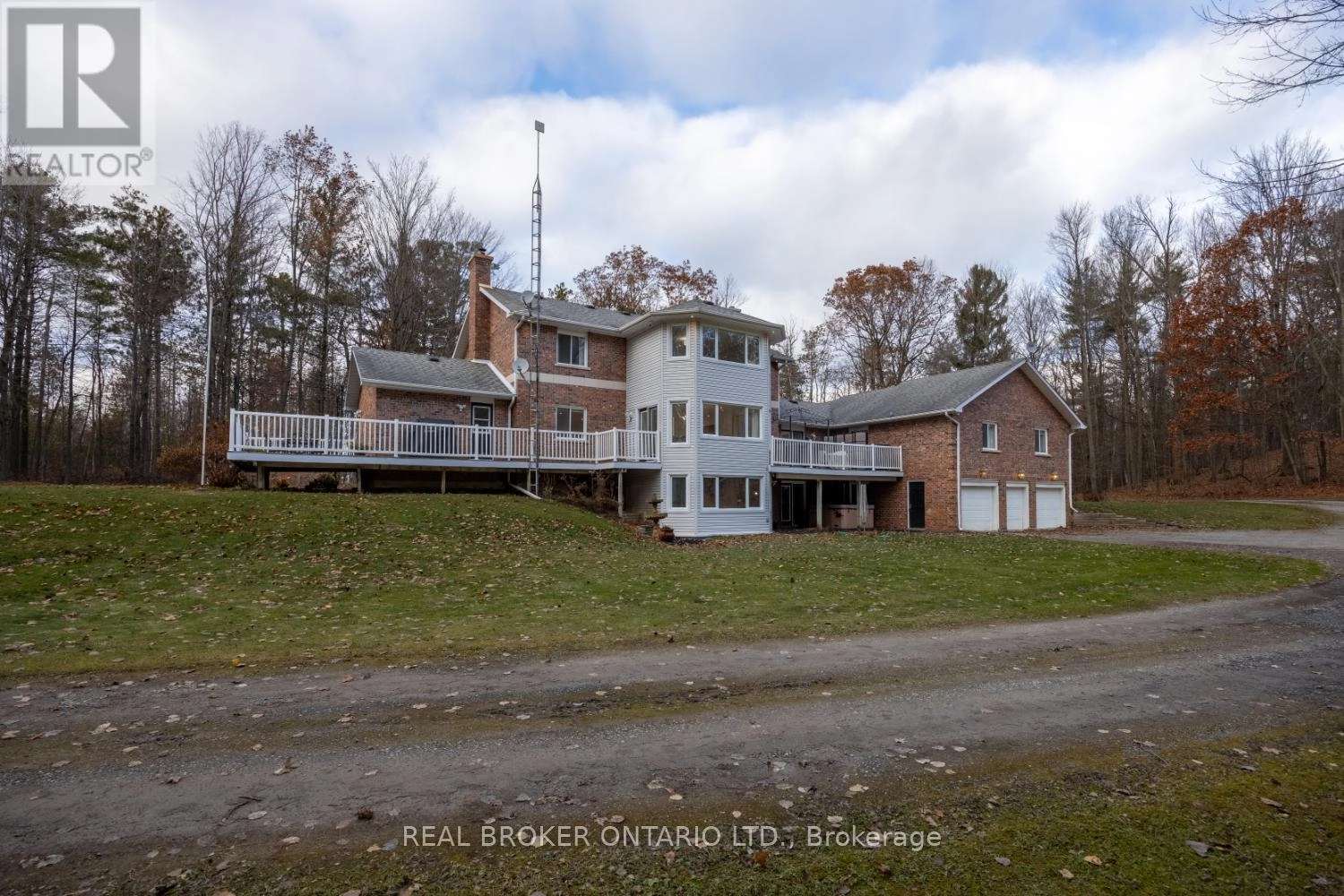 398 Sandy Hook Road, Kawartha Lakes, Ontario L0A 1K0 - Photo 40 - X12563490