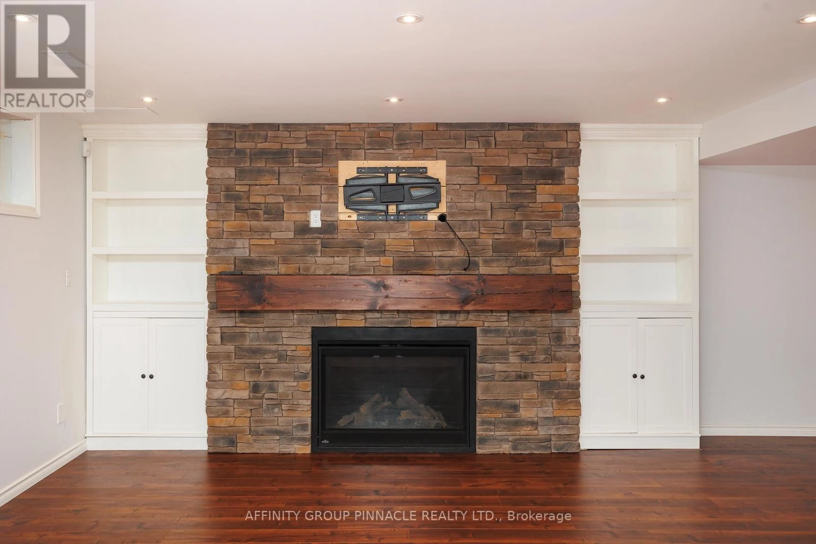 31 Ellis Crescent, Kawartha Lakes, Ontario  K9V 0A5 - Photo 41 - X12568208