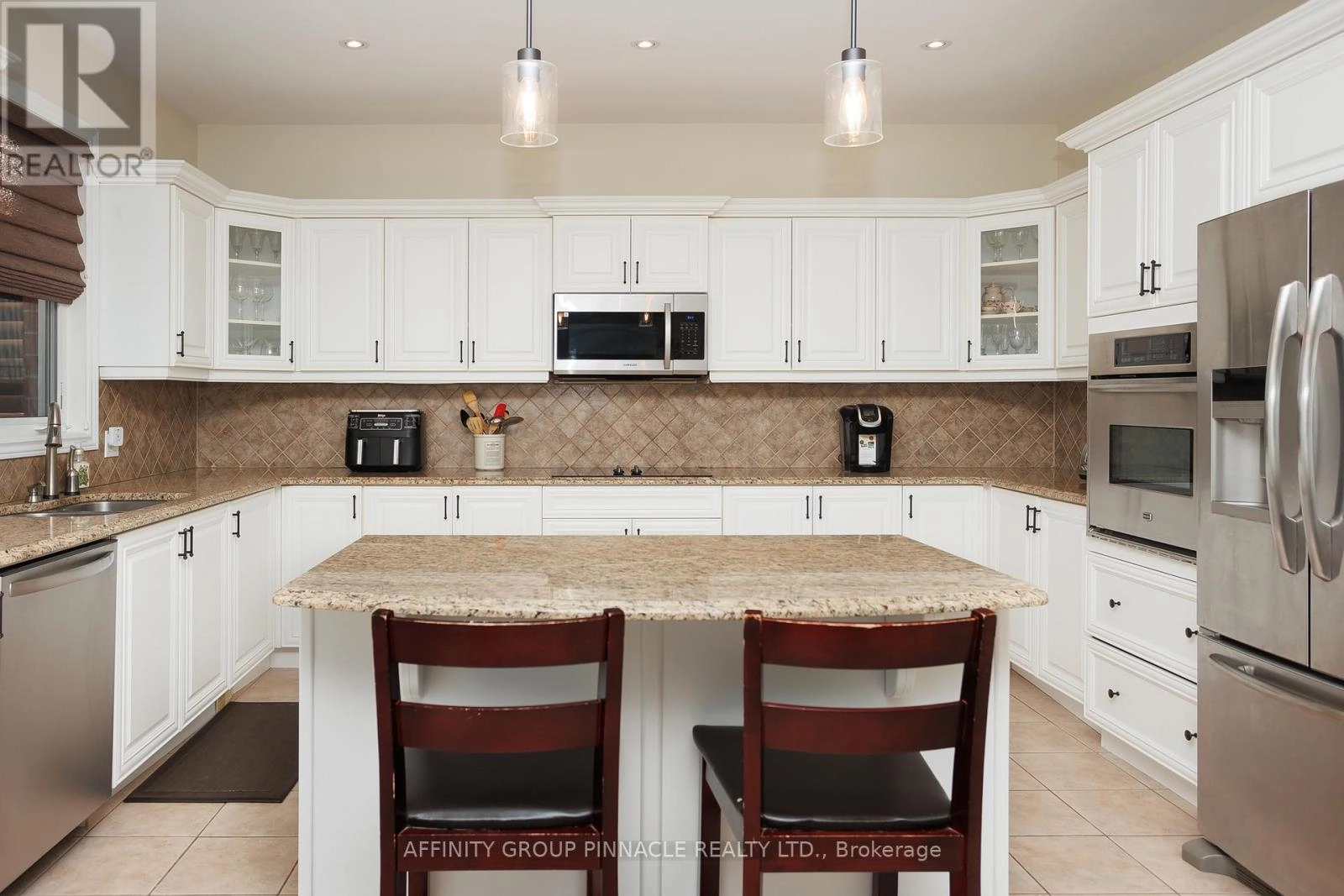 31 Ellis Crescent, Kawartha Lakes, Ontario  K9V 0A5 - Photo 10 - X12568208