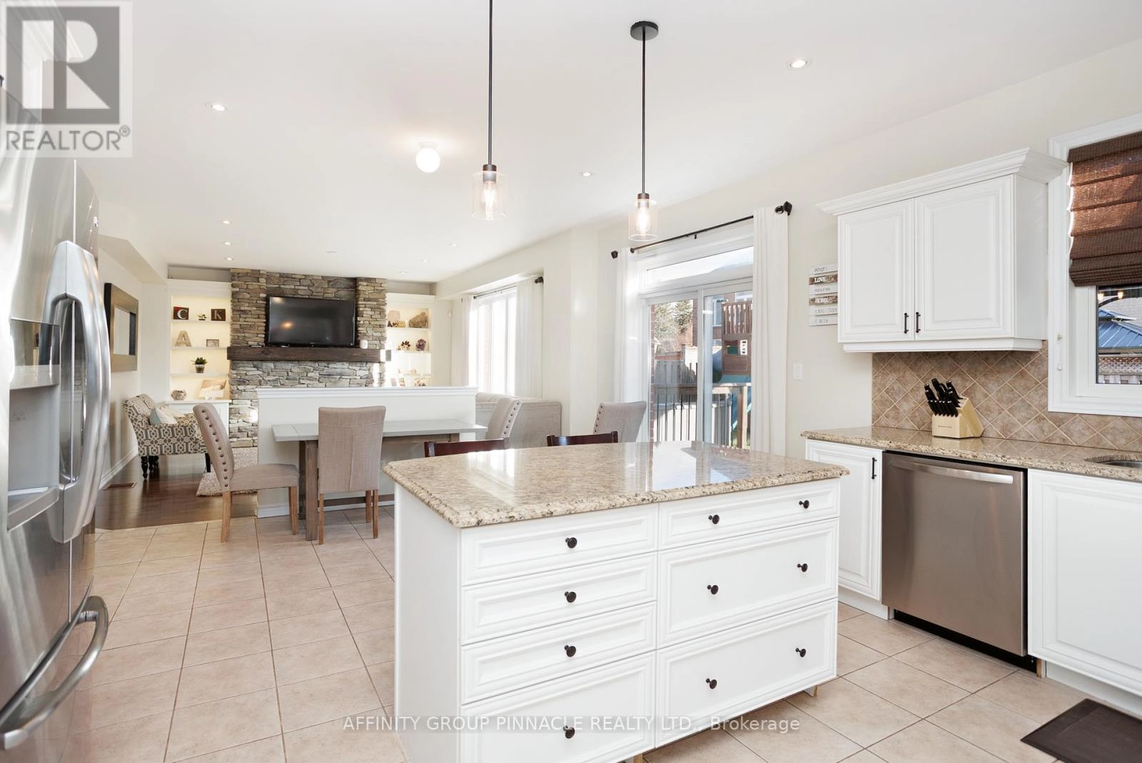 31 Ellis Crescent, Kawartha Lakes, Ontario  K9V 0A5 - Photo 12 - X12568208