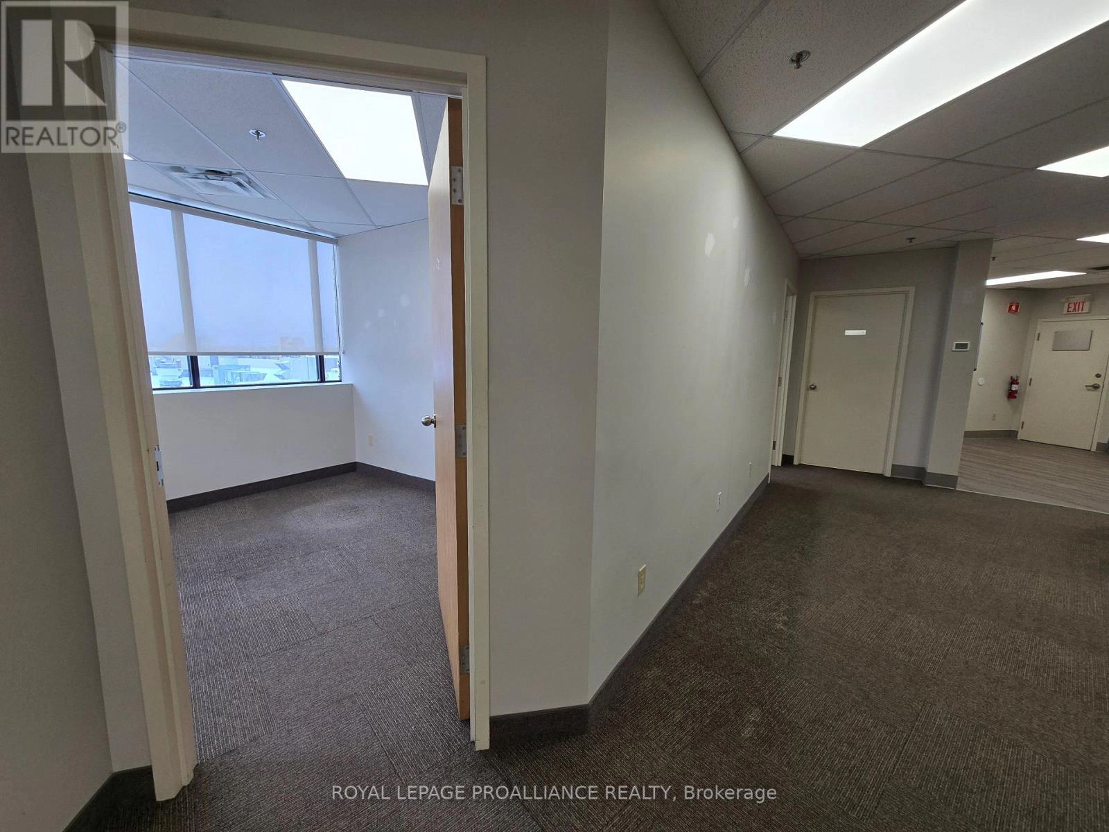 210 - 365 North Front Street N, Belleville, Ontario K8P 5A5 - Photo 12 - X12572806