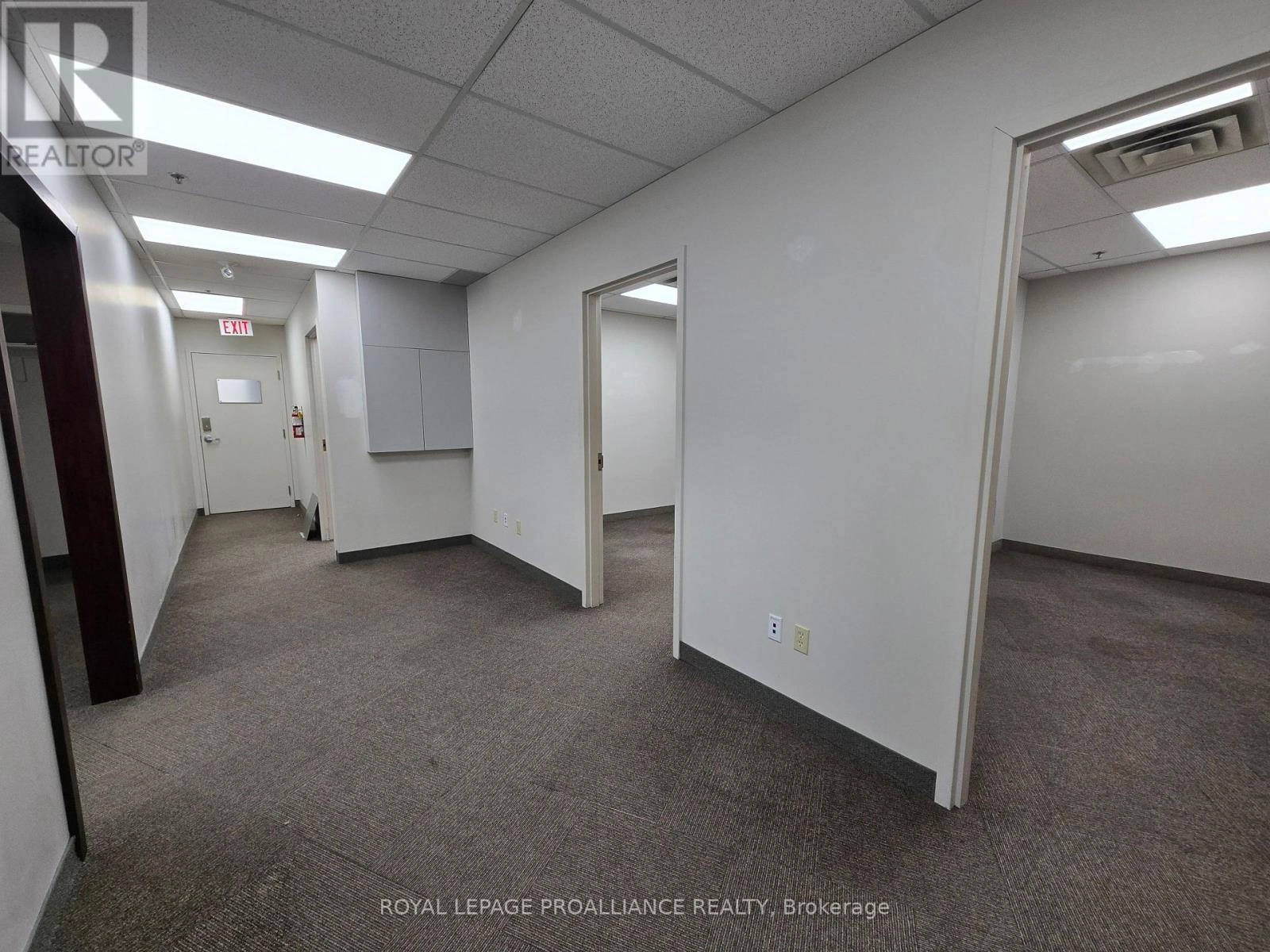 210 - 365 North Front Street N, Belleville, Ontario K8P 5A5 - Photo 13 - X12572806