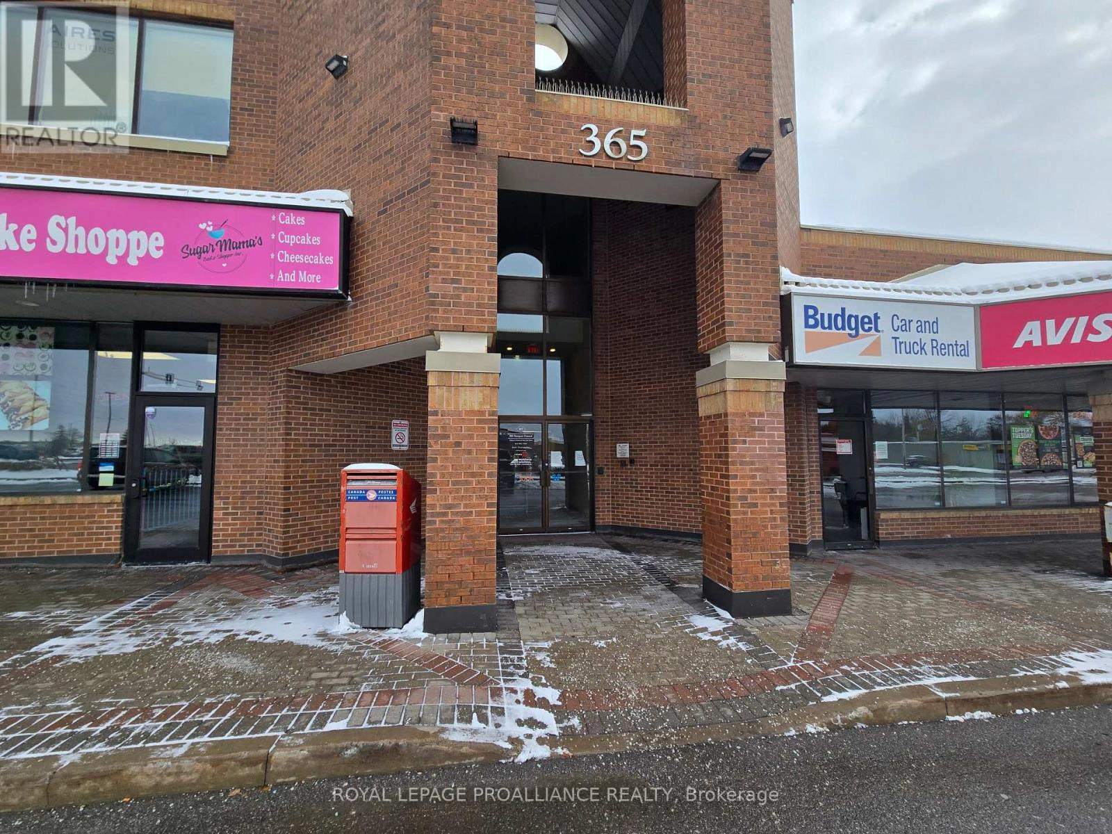 210 - 365 North Front Street N, Belleville, Ontario K8P 5A5 - Photo 2 - X12572806