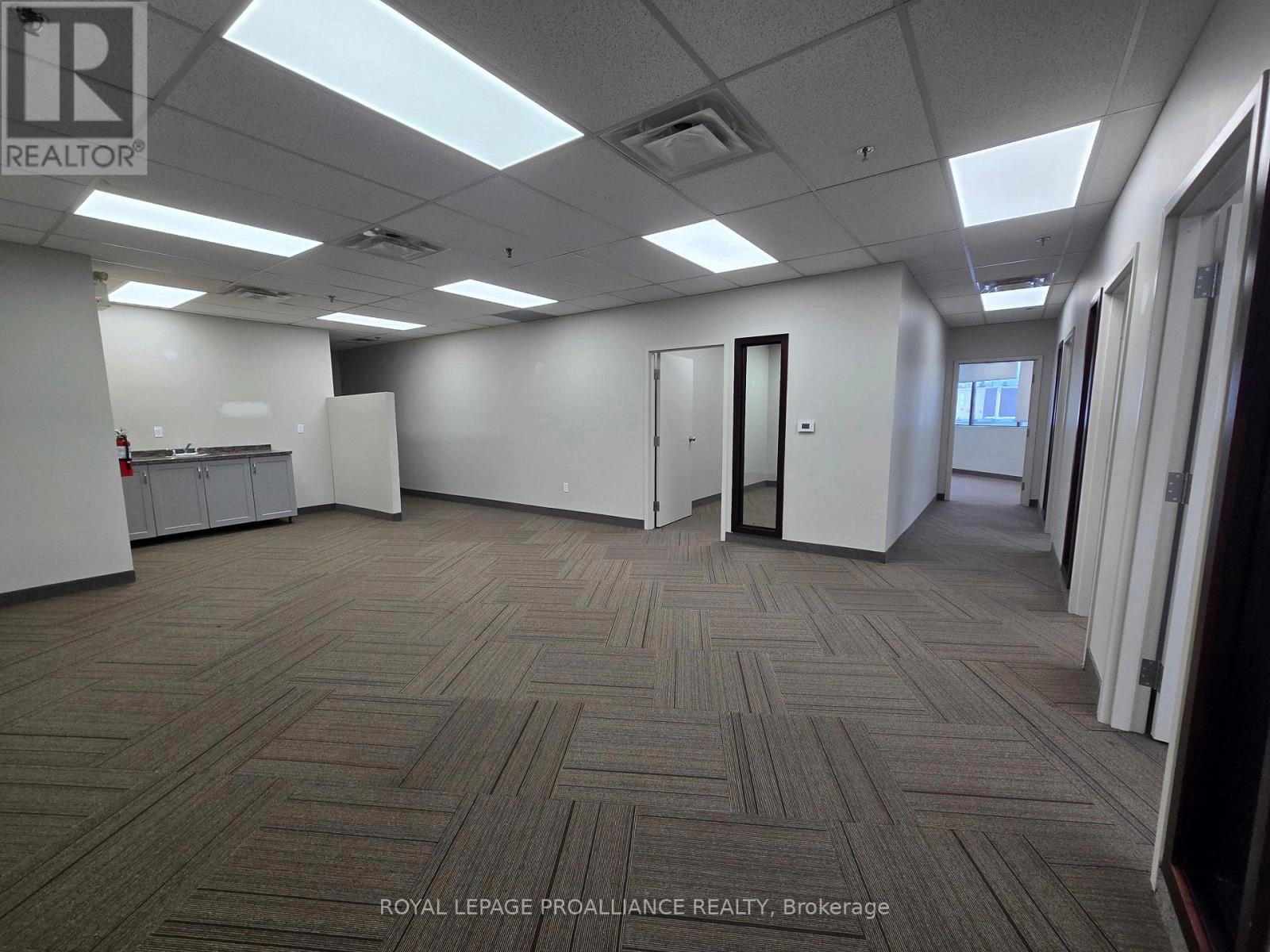 210 - 365 North Front Street N, Belleville, Ontario K8P 5A5 - Photo 20 - X12572806