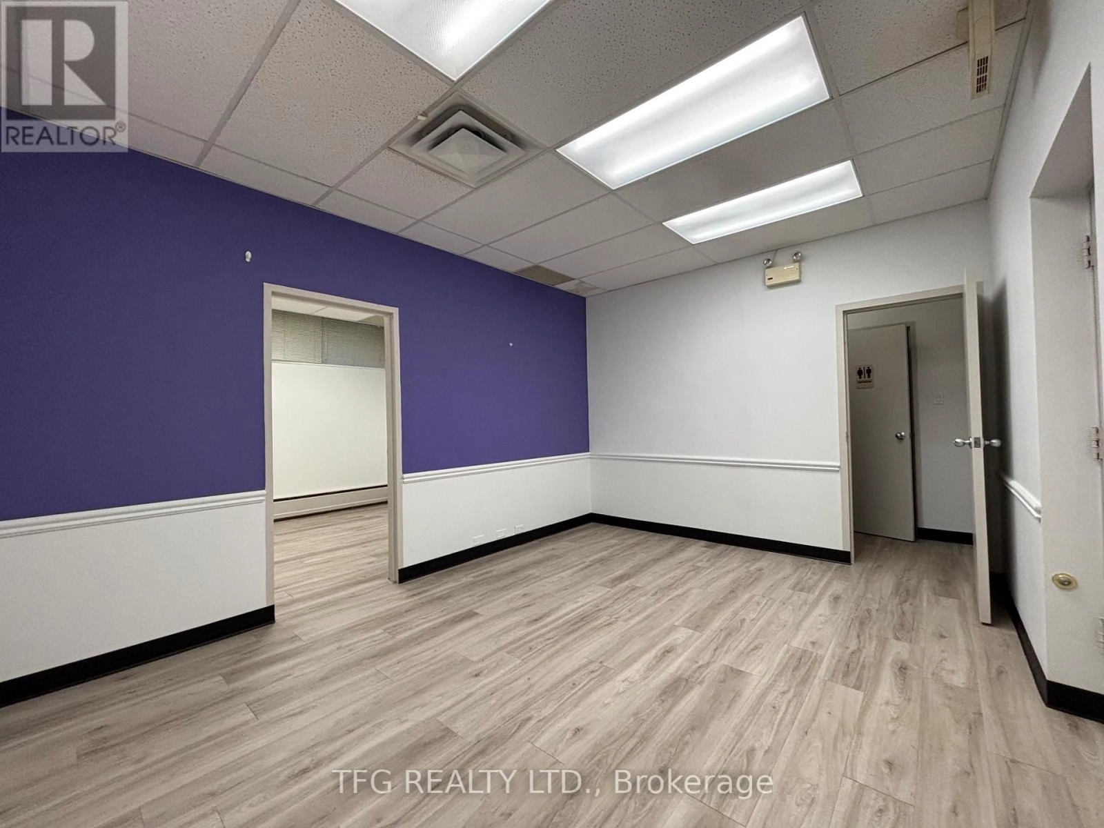 210 - 300 King Street W, Oshawa, Ontario L1J 8P3 - Photo 2 - E12582370
