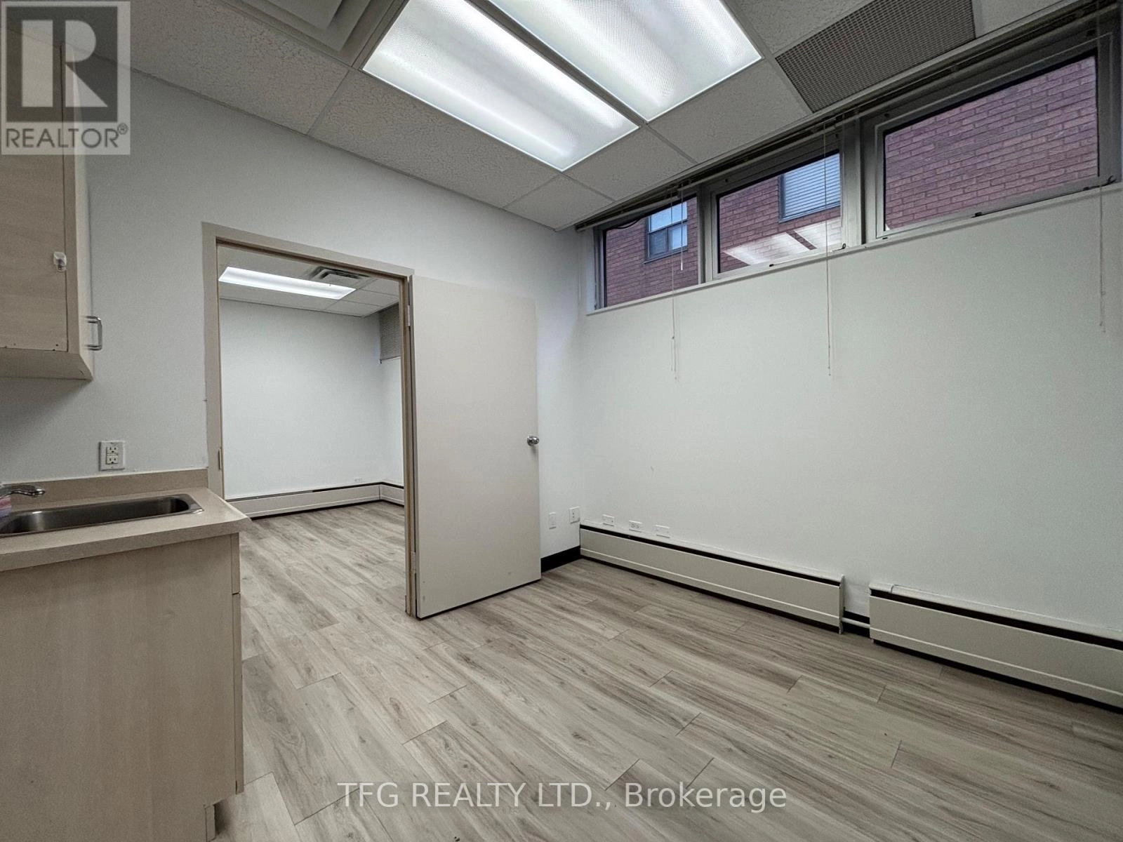 210 - 300 King Street W, Oshawa, Ontario L1J 8P3 - Photo 4 - E12582370