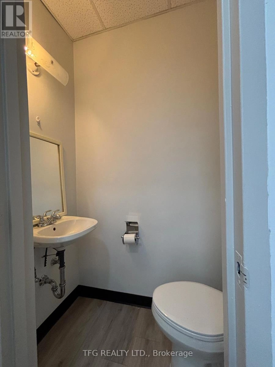 210 - 300 King Street W, Oshawa, Ontario L1J 8P3 - Photo 9 - E12582370