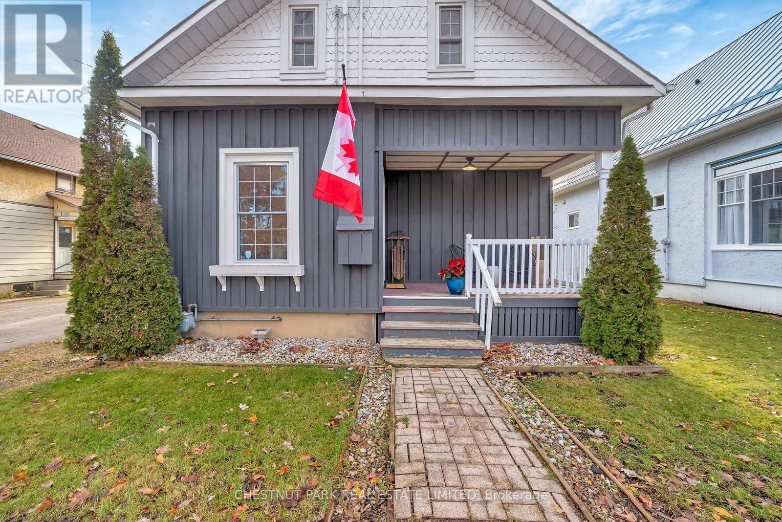 299 Noxon Avenue, Prince Edward County, Ontario  K0K 3L0 - Photo 3 - X12582424