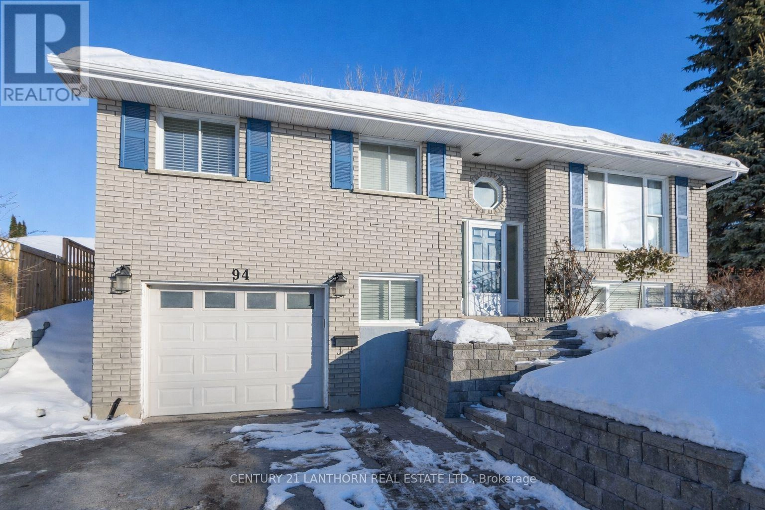 94 NORTH MURRAY STREET, Quinte West, Ontario