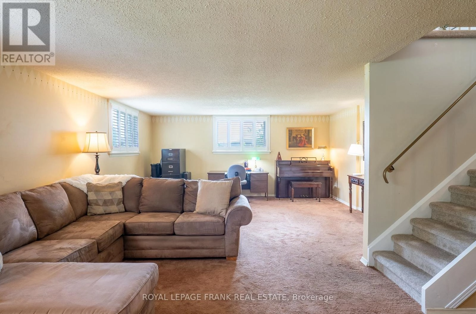 383 Old Surrey Lane, Kawartha Lakes, Ontario  K0M 1A0 - Photo 21 - X12594004