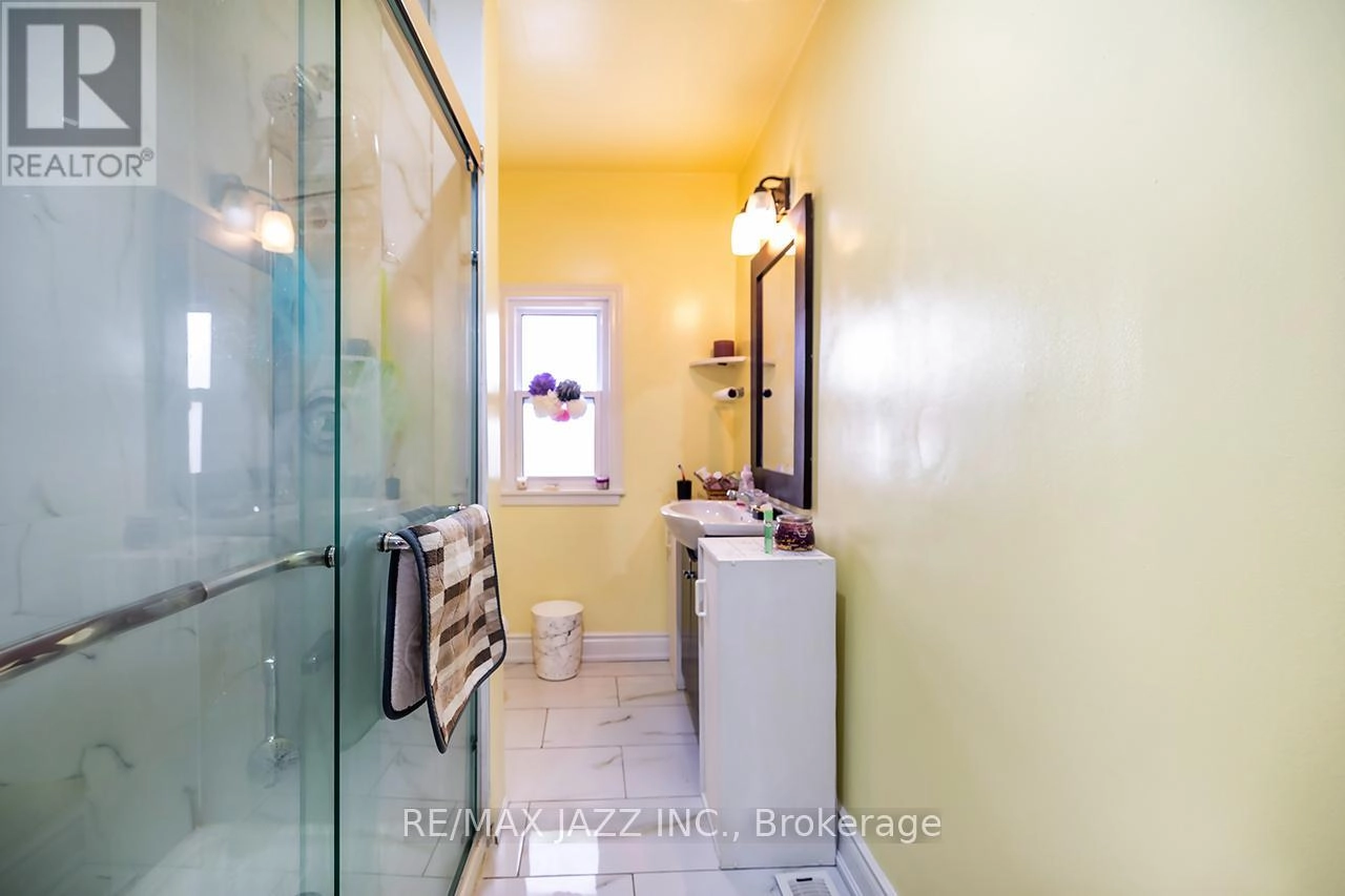 183 Conant Street, Oshawa, Ontario L1H 3R9 - Photo 13 - E12596922