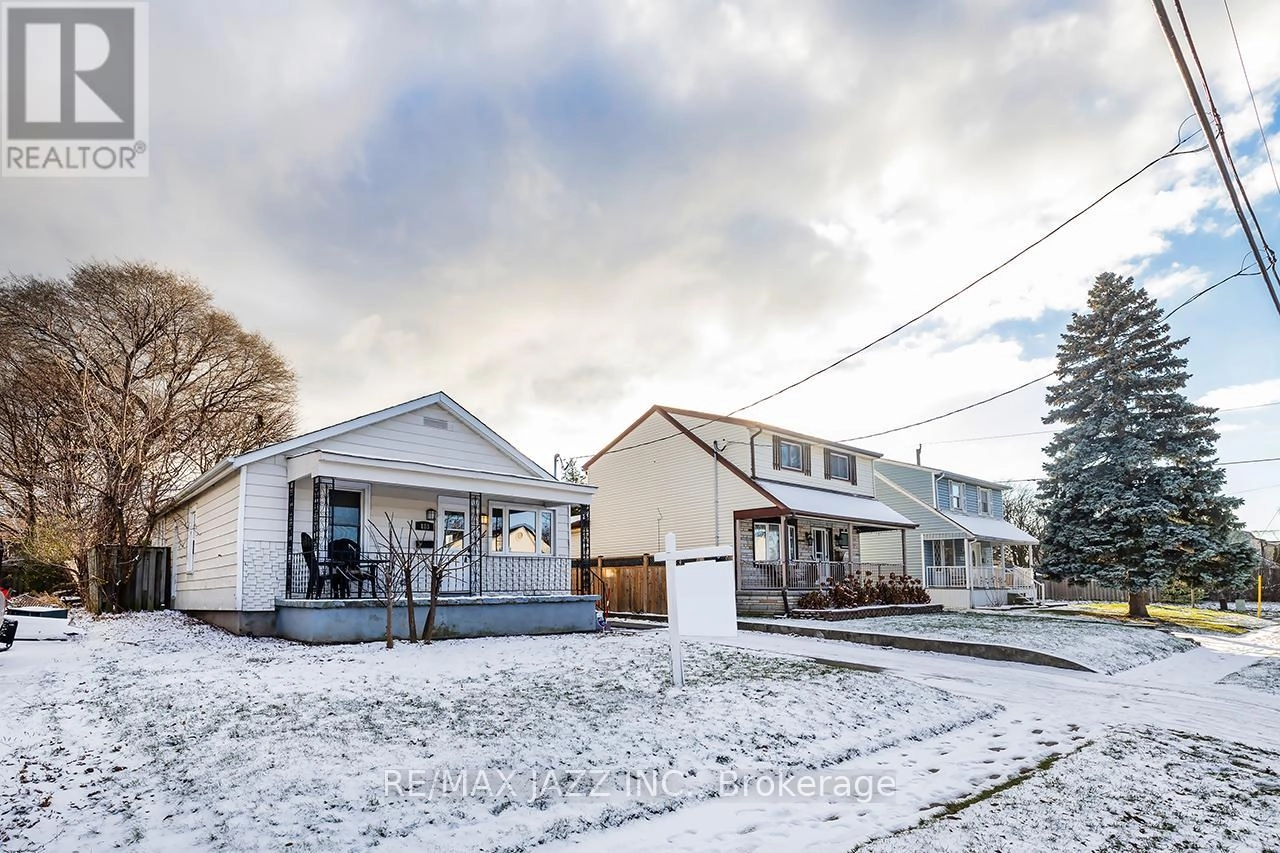 183 Conant Street, Oshawa, Ontario L1H 3R9 - Photo 2 - E12596922