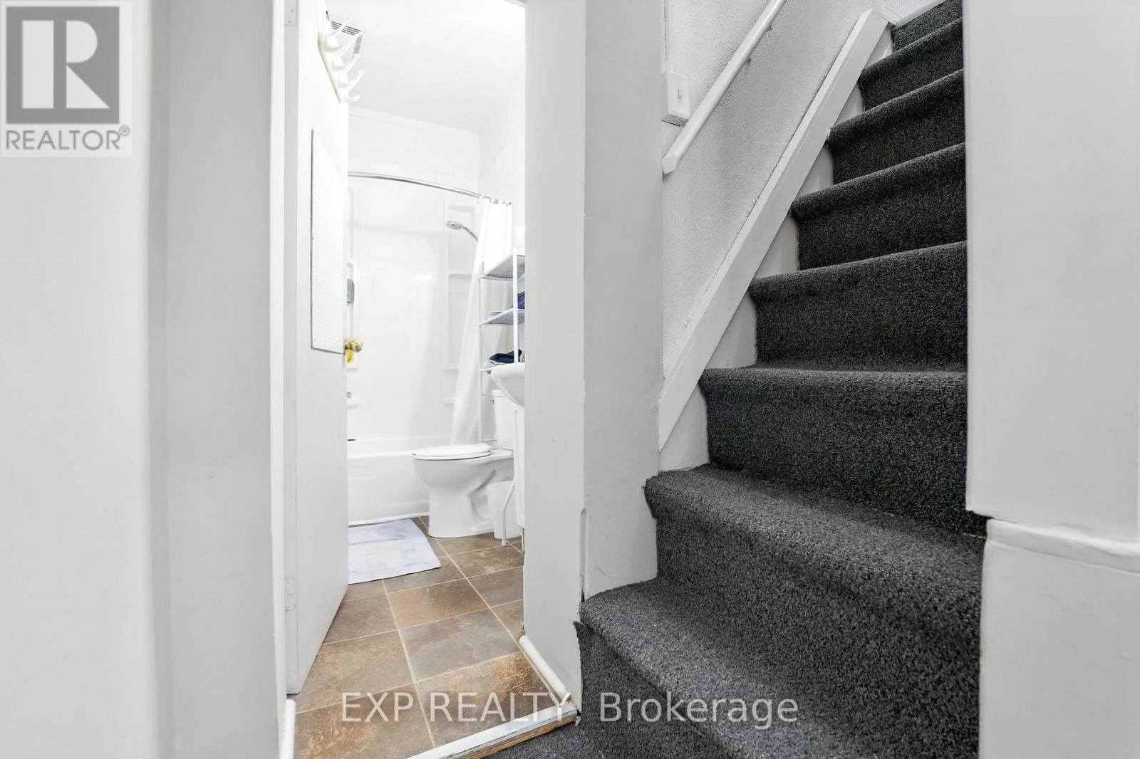 46 Covert Street, Cobourg, Ontario K9A 2L6 - Photo 28 - X12600314