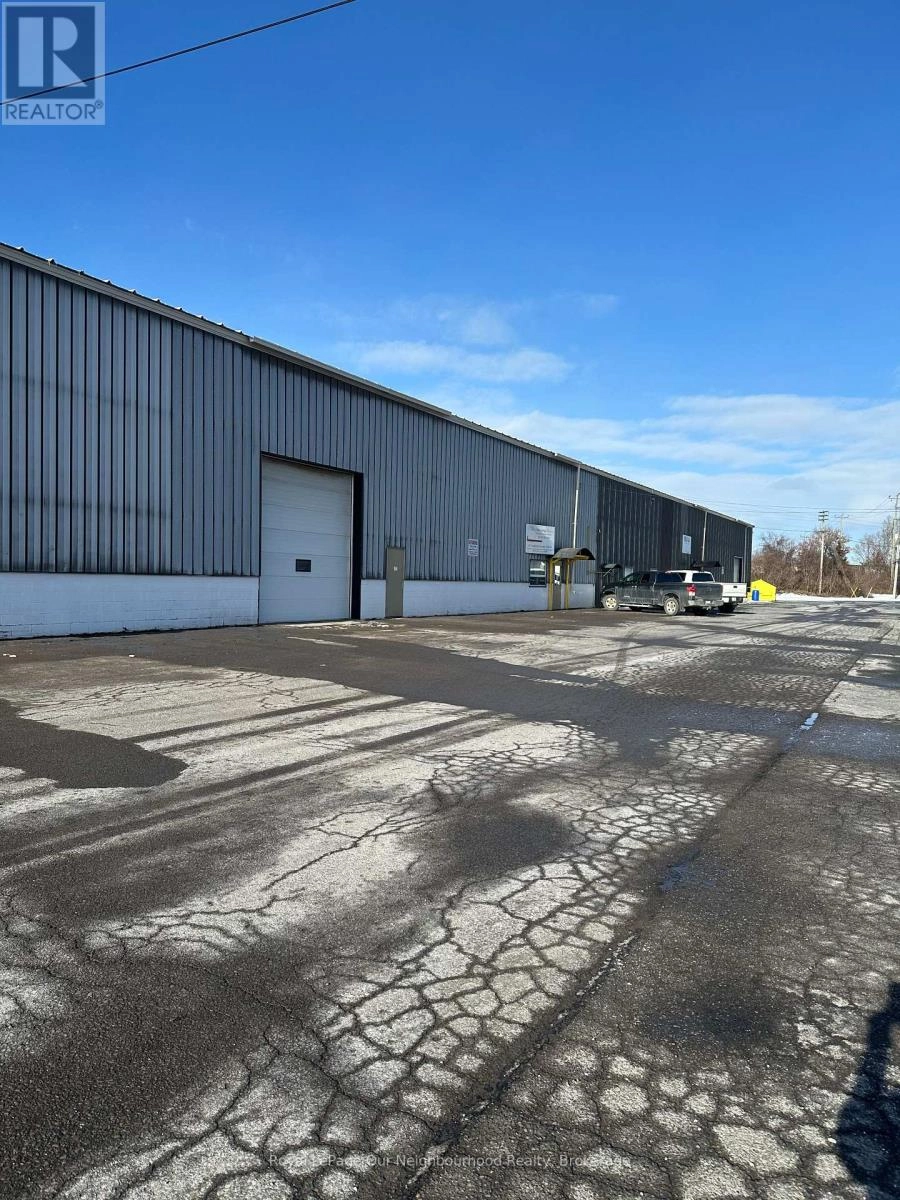 19 Frankford Crescent, Quinte West, Ontario  K8V 6H8 - Photo 3 - X12602440