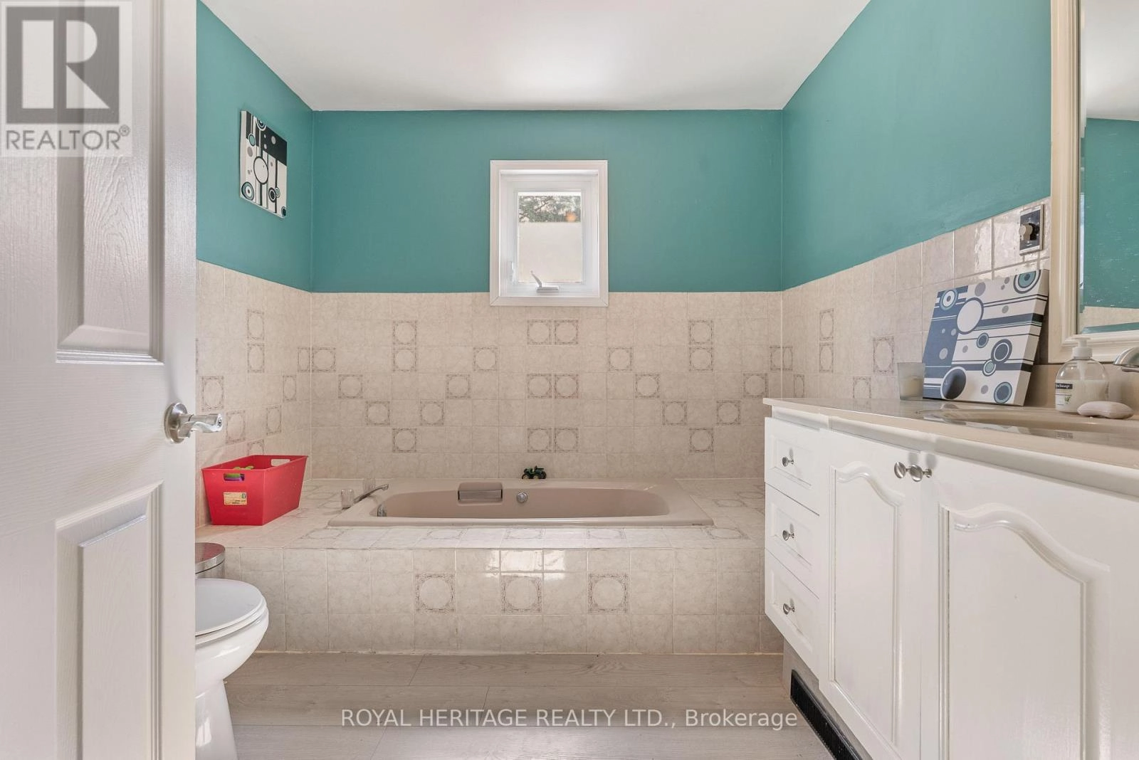 20 Buckhorn Road, Kawartha Lakes, Ontario  K9V 4R6 - Photo 15 - X12356913