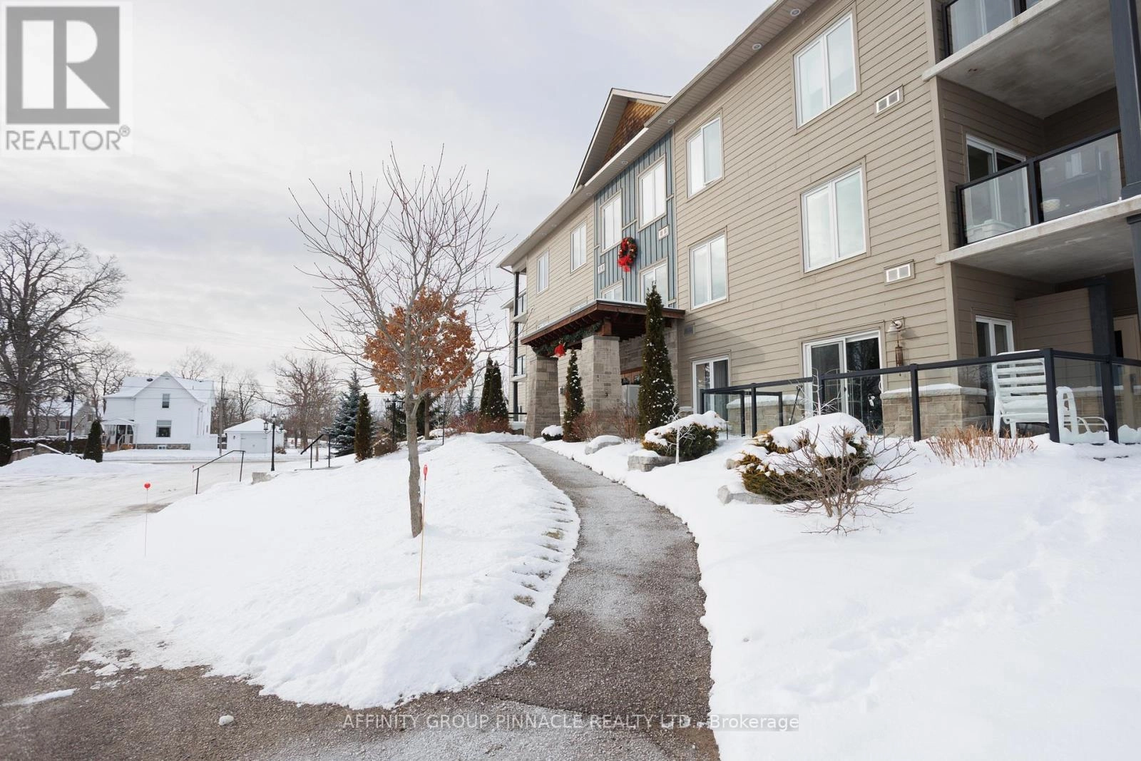 103 - 94 Francis Street W, Kawartha Lakes, Ontario  K0M 1N0 - Photo 4 - X12616170