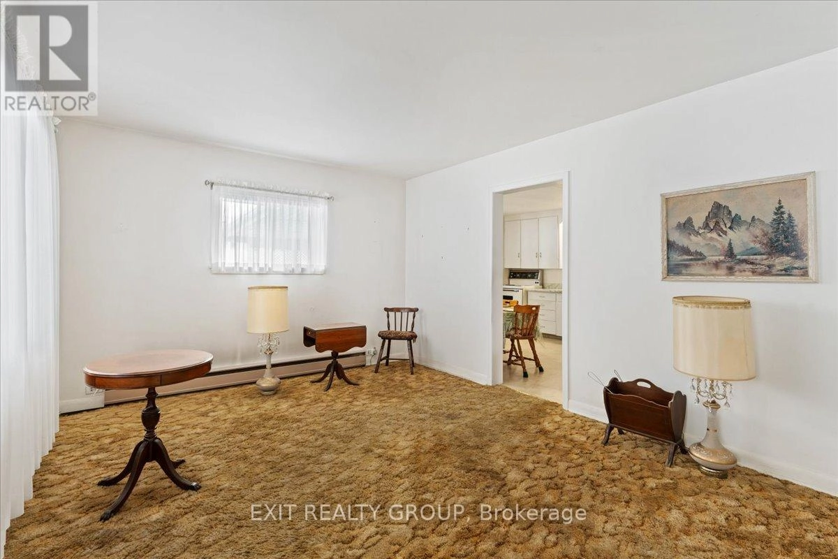 36 Valleyview Crescent, Belleville, Ontario  K8P 3G1 - Photo 10 - X12616562