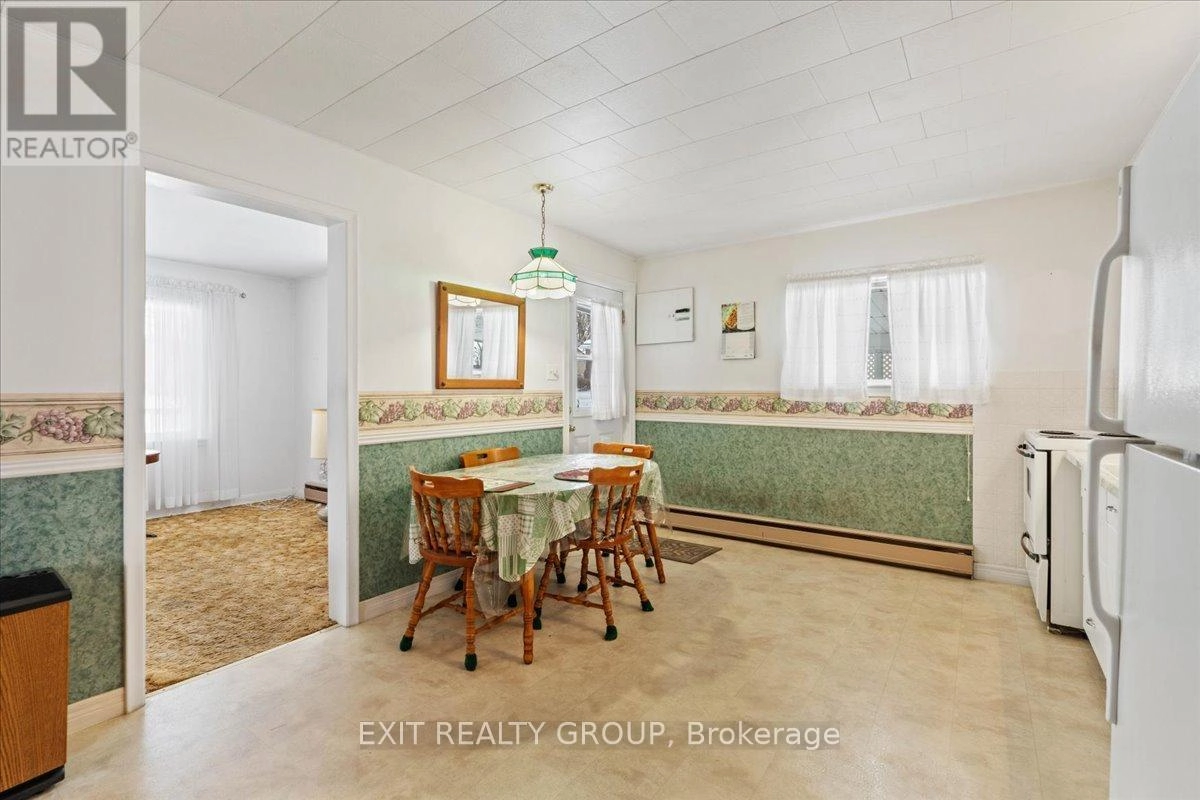 36 Valleyview Crescent, Belleville, Ontario  K8P 3G1 - Photo 7 - X12616562