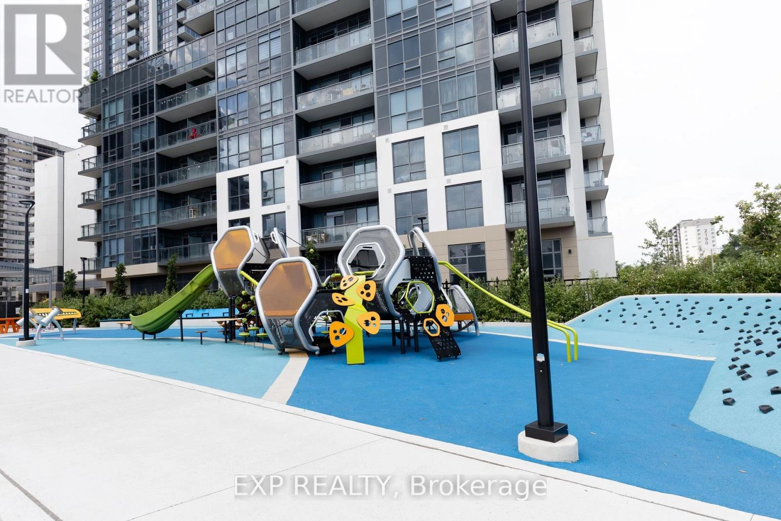 707 - 30 Meadowglen Place, Toronto, Ontario  M1G 0A6 - Photo 16 - E12617472