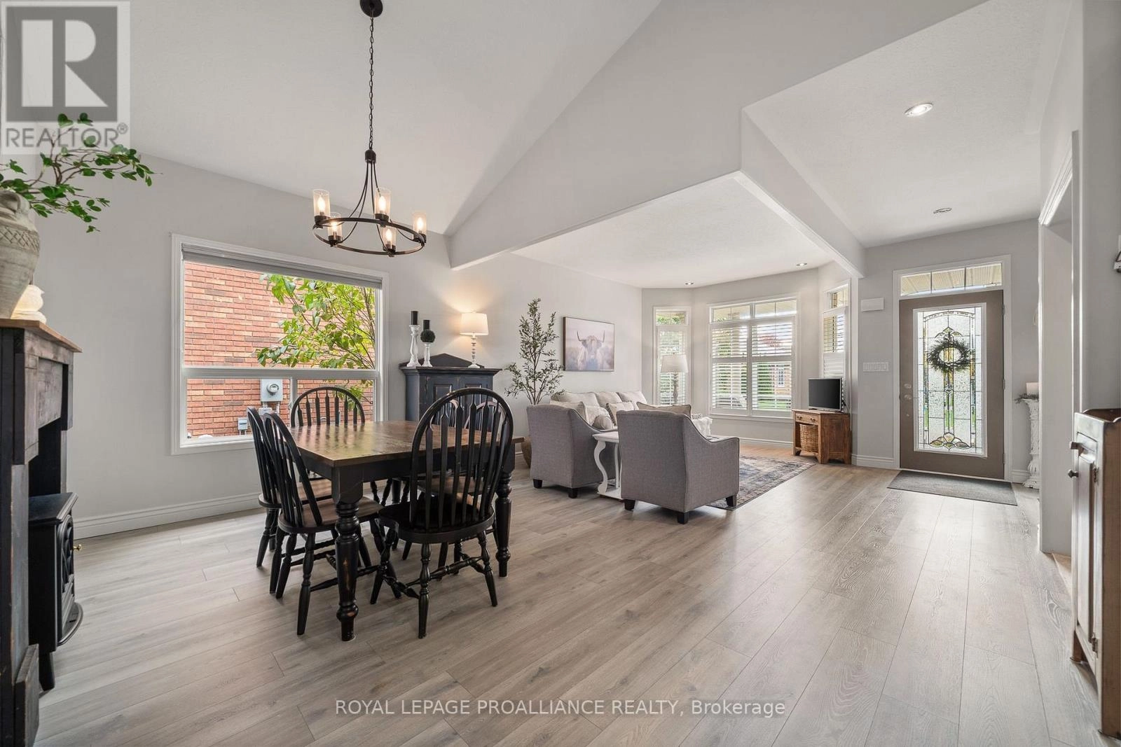 9 Spruce Gardens, Belleville, Ontario  K8N 5W3 - Photo 10 - X12485409