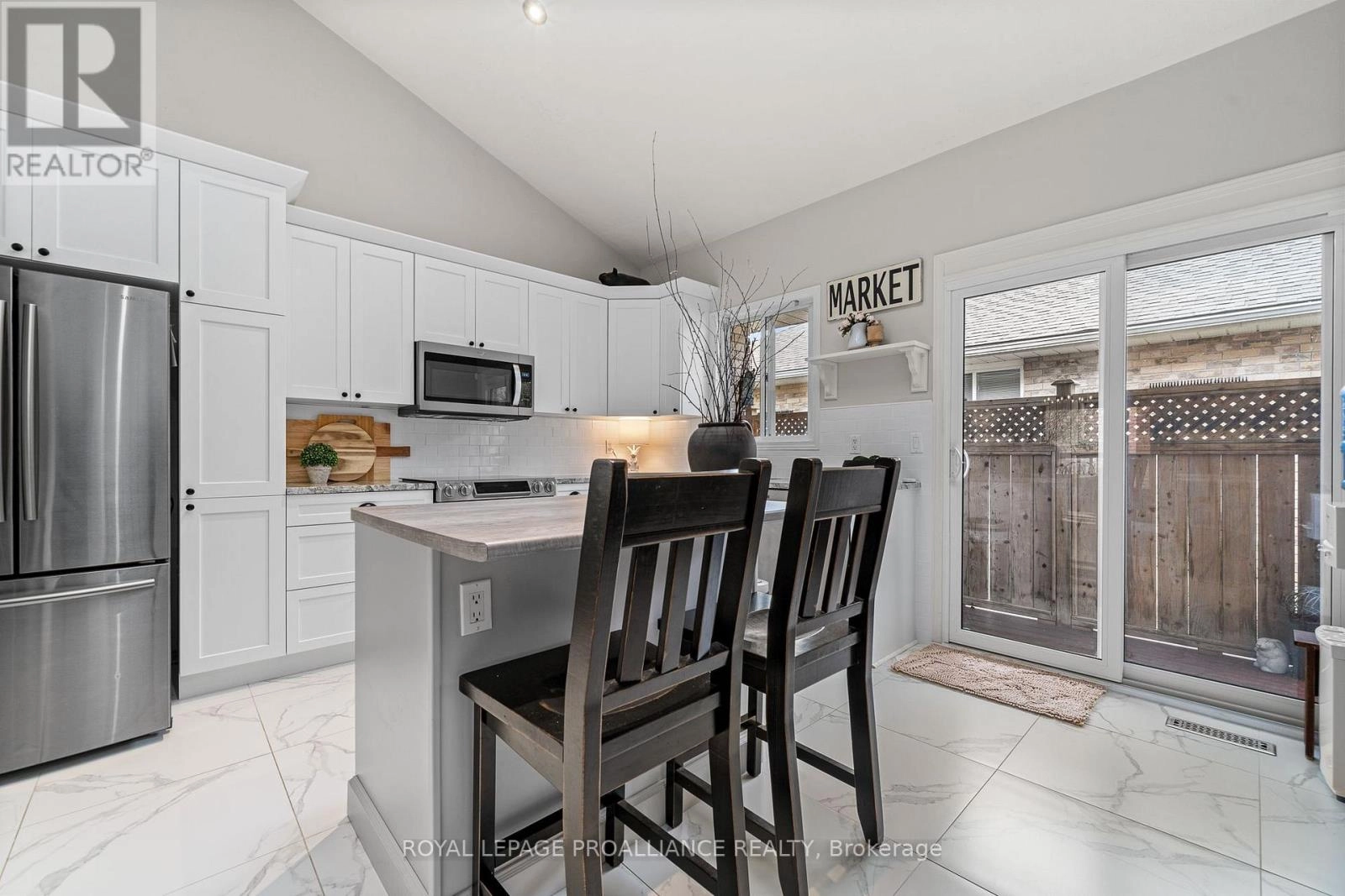 9 Spruce Gardens, Belleville, Ontario  K8N 5W3 - Photo 14 - X12485409