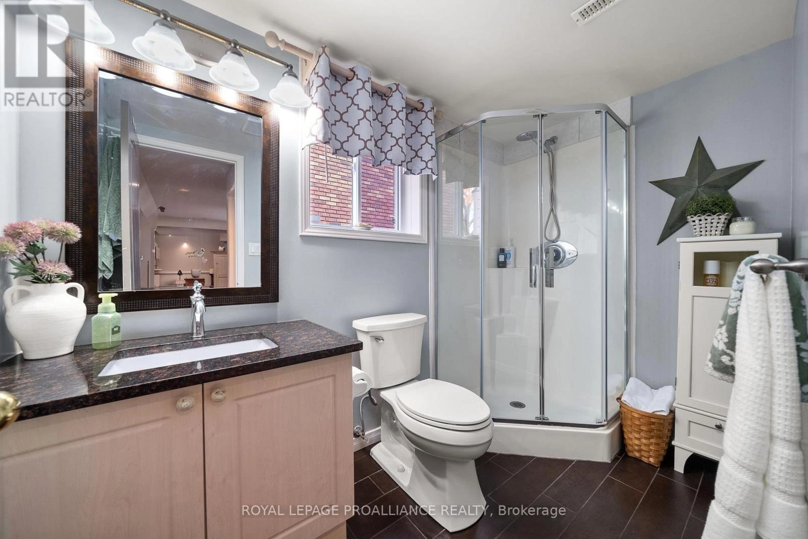 9 Spruce Gardens, Belleville, Ontario  K8N 5W3 - Photo 35 - X12485409